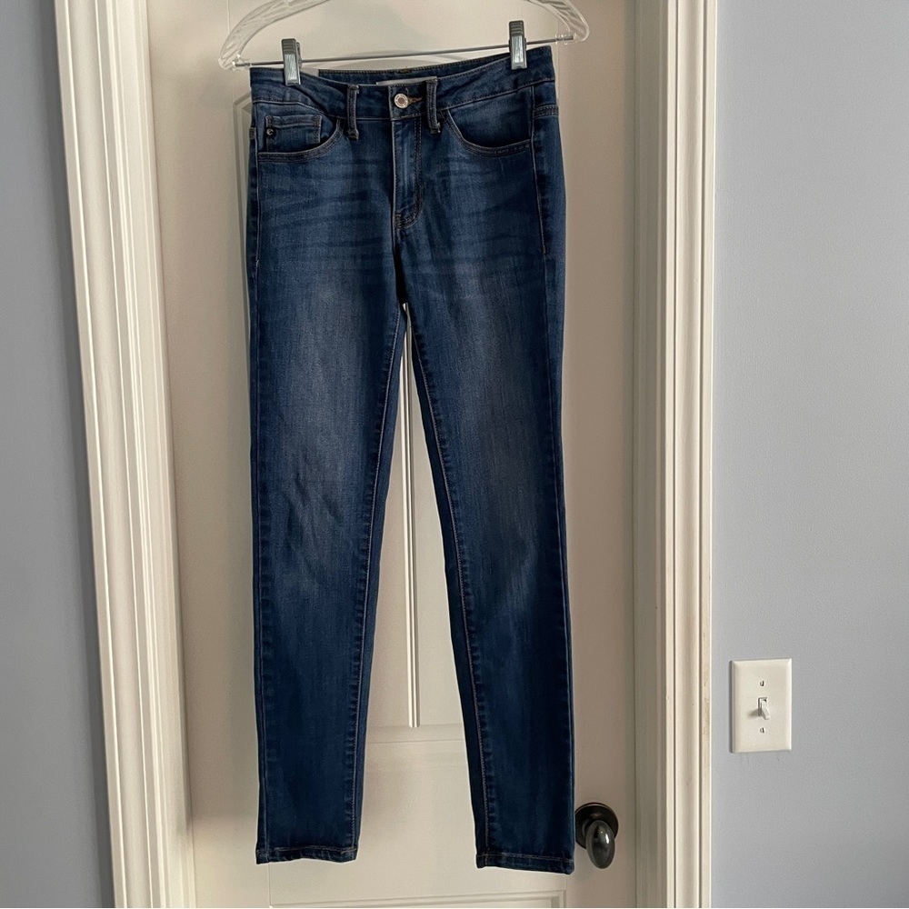 KanCan 3 / 25‎ Skinny Jeans ~ Medium Wash Mid Rise